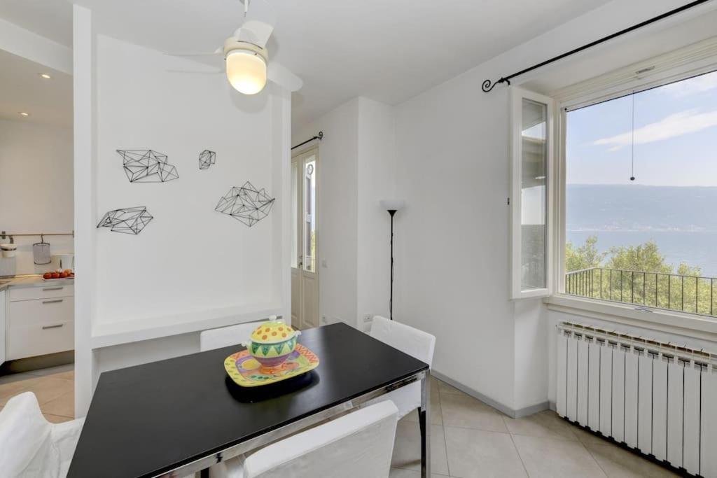 Oleandro Apartment Directly On The Lake Gargnano Exteriör bild